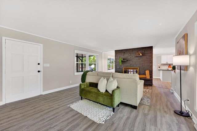 1775 Falls ROAD, Grafton, WI 53024