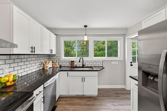 1775 Falls ROAD, Grafton, WI 53024