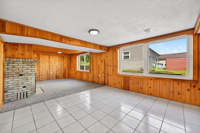 1775 Falls ROAD, Grafton, WI 53024