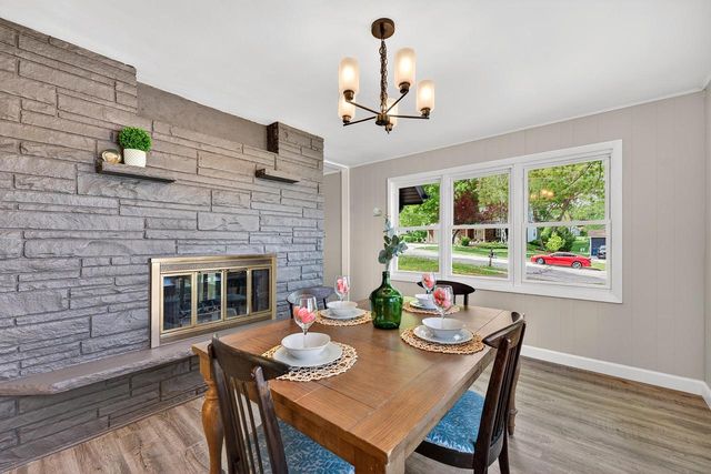 1775 Falls ROAD, Grafton, WI 53024