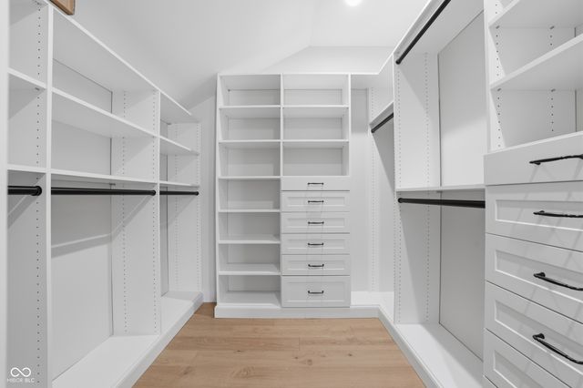 490 W Poplar Street, Zionsville, IN 46077