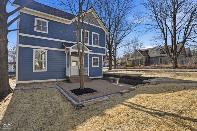 490 W Poplar Street, Zionsville, IN 46077