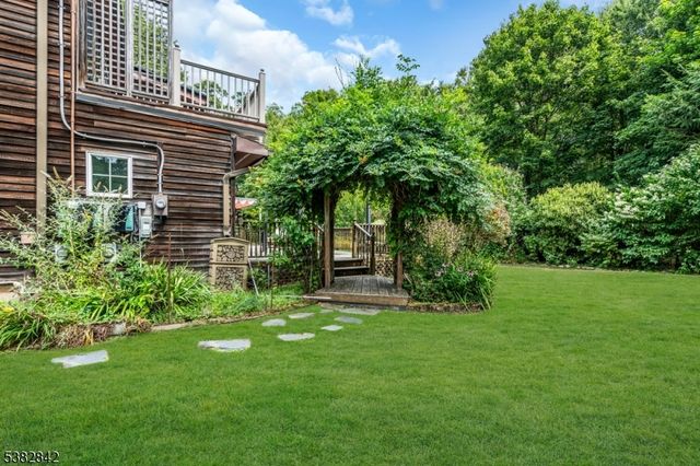 30 Sunset Rd, Rockaway Twp., NJ 07435