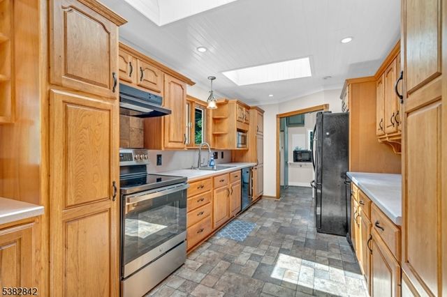 30 Sunset Rd, Rockaway Twp., NJ 07435
