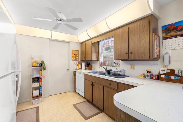 2952 SEQUOIA LANE, Sarasota, FL 34237