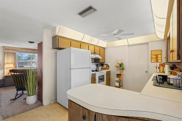 2952 SEQUOIA LANE, Sarasota, FL 34237