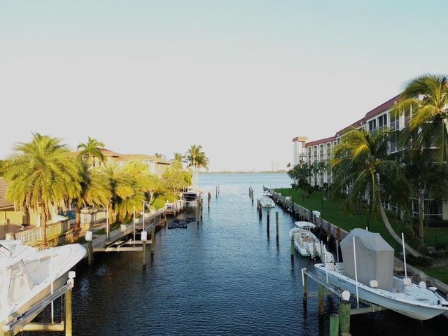 109 PARADISE HARBOUR Boulevard 414, North Palm Beach, FL 33408