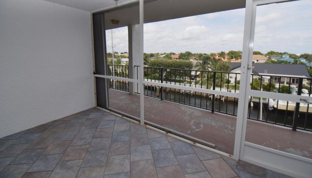 109 PARADISE HARBOUR Boulevard 414, North Palm Beach, FL 33408