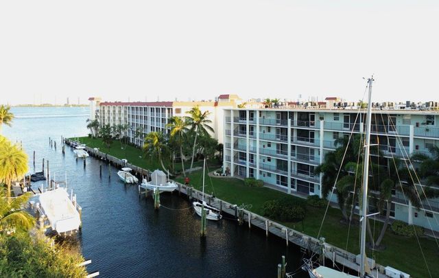 109 PARADISE HARBOUR Boulevard 414, North Palm Beach, FL 33408