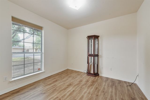 302 Newfield Street, Venus, TX 76084