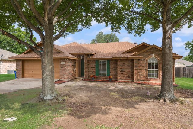 302 Newfield Street, Venus, TX 76084