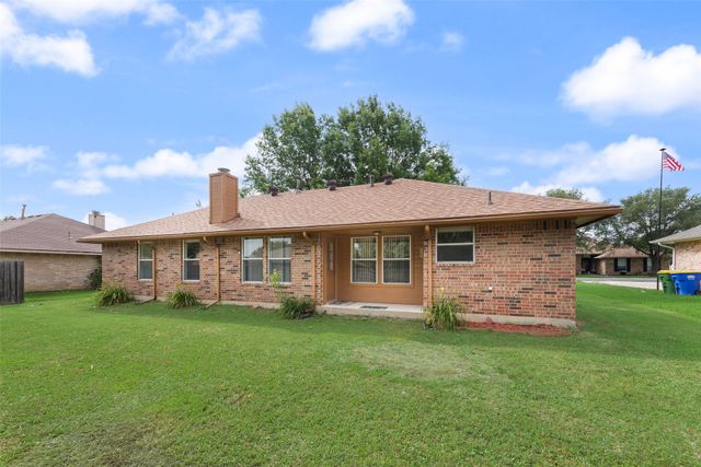 302 Newfield Street, Venus, TX 76084