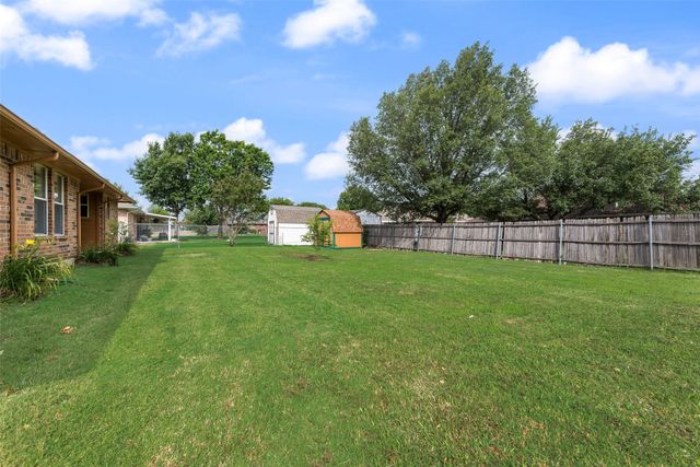 302 Newfield Street, Venus, TX 76084
