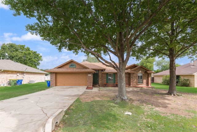 302 Newfield Street, Venus, TX 76084