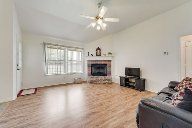 302 Newfield Street, Venus, TX 76084