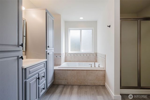 19546 23rd Avenue NE, Poulsbo, WA 98370