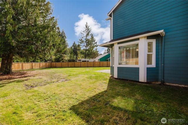 19546 23rd Avenue NE, Poulsbo, WA 98370