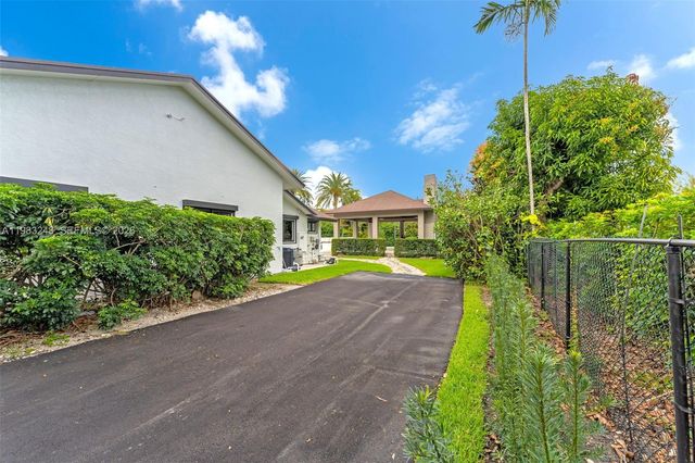 8967 SW 117th Street, Miami, FL 33176