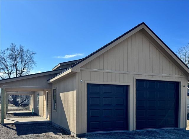 404 W Cornhill Street, Cameron, MO 64429