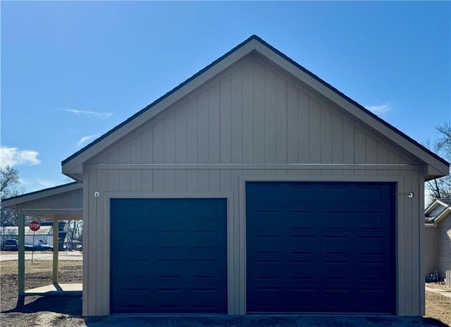 404 W Cornhill Street, Cameron, MO 64429