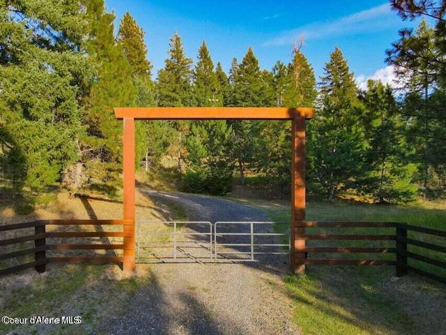 5758 E Burma Rd, Harrison, ID 83833