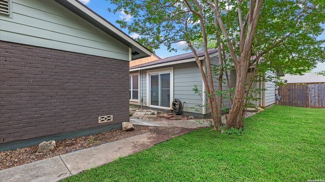 6822 Mountain Spring St, San Antonio, TX 78249