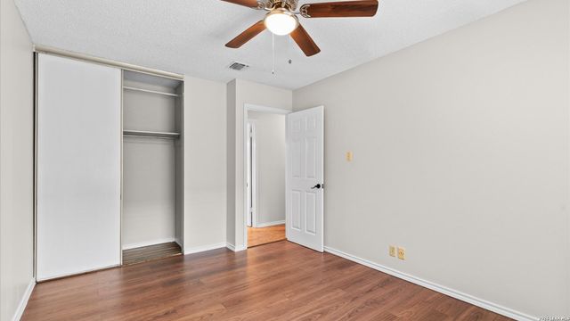6822 Mountain Spring St, San Antonio, TX 78249