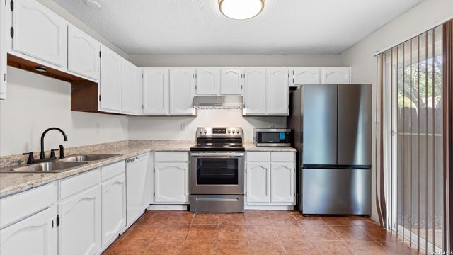 6822 Mountain Spring St, San Antonio, TX 78249