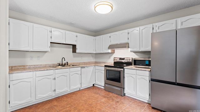 6822 Mountain Spring St, San Antonio, TX 78249