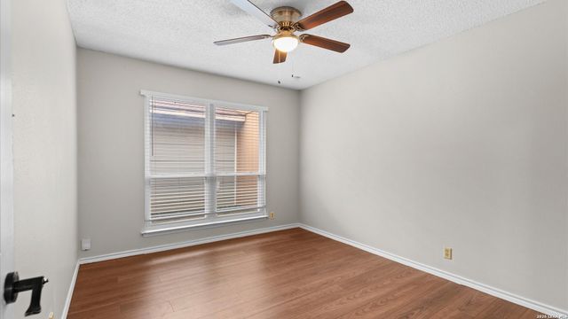 6822 Mountain Spring St, San Antonio, TX 78249