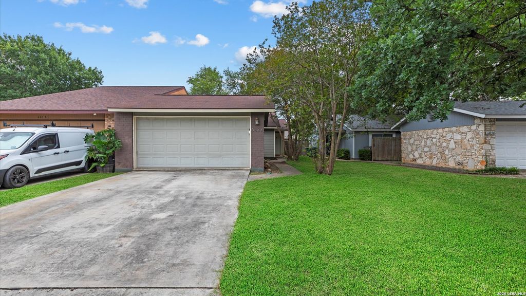 6822 Mountain Spring St, San Antonio, TX 78249