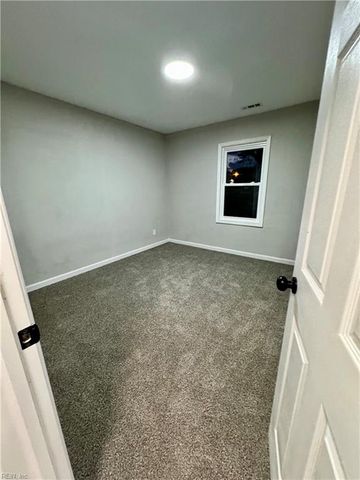 122 Cherry Acres DR, Hampton, VA 23669