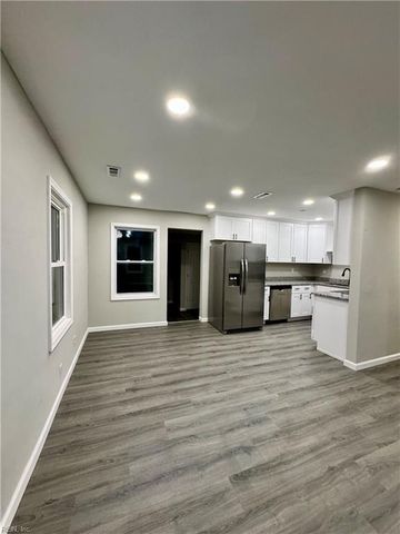 122 Cherry Acres DR, Hampton, VA 23669