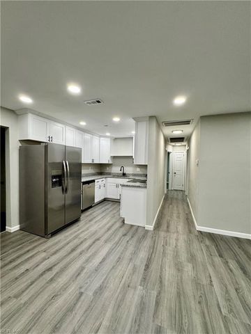 122 Cherry Acres DR, Hampton, VA 23669