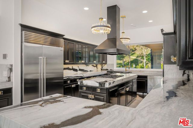 25665 Mulholland Highway, Calabasas, CA 91302