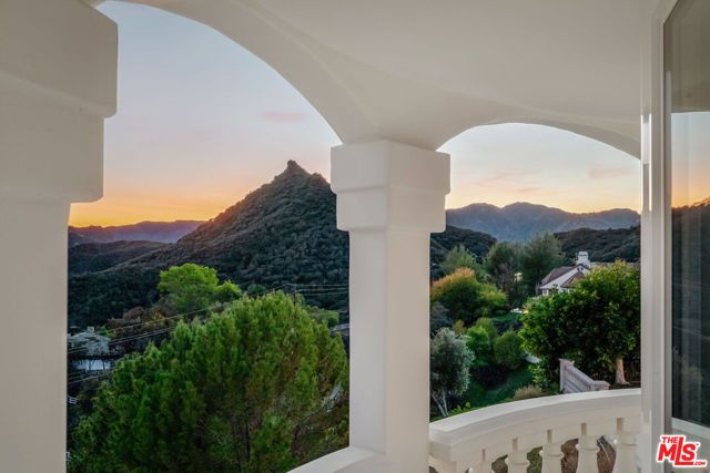 25665 Mulholland Highway, Calabasas, CA 91302