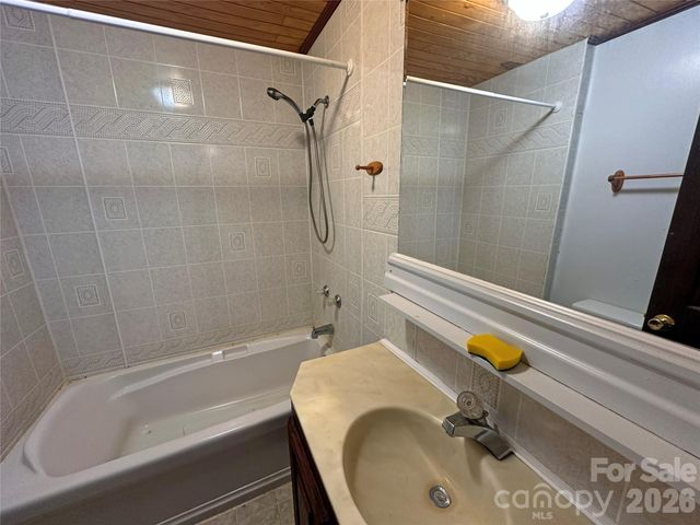 2024 Poarch Road, Lincolnton, NC 28092