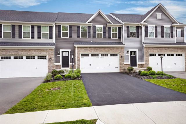 471 Dogwood Ln, Cecil, PA 15057