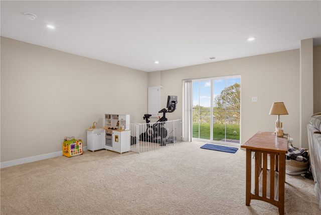 471 Dogwood Ln, Cecil, PA 15057