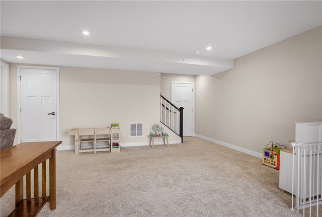 471 Dogwood Ln, Cecil, PA 15057