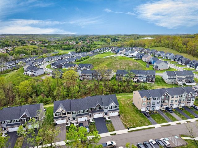 471 Dogwood Ln, Cecil, PA 15057
