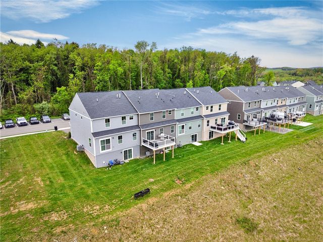 471 Dogwood Ln, Cecil, PA 15057