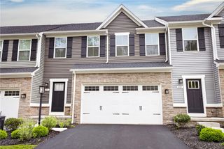 471 Dogwood Ln, Cecil, PA 15057