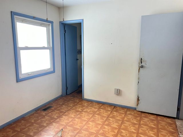 1318 W Darden Road, South Bend, IN 46628