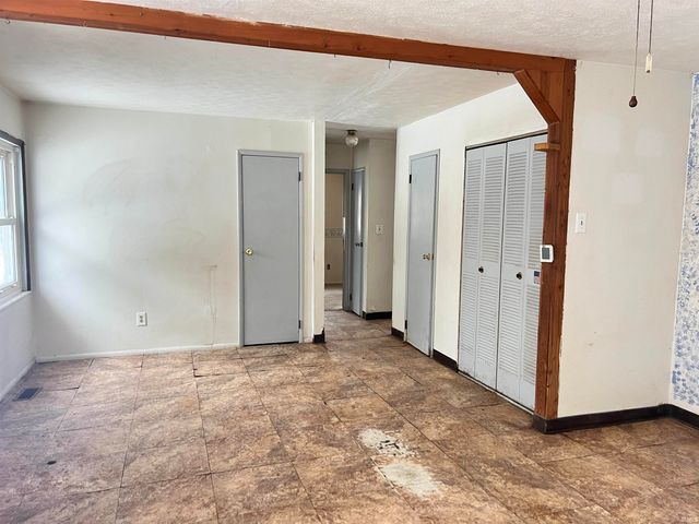 1318 W Darden Road, South Bend, IN 46628