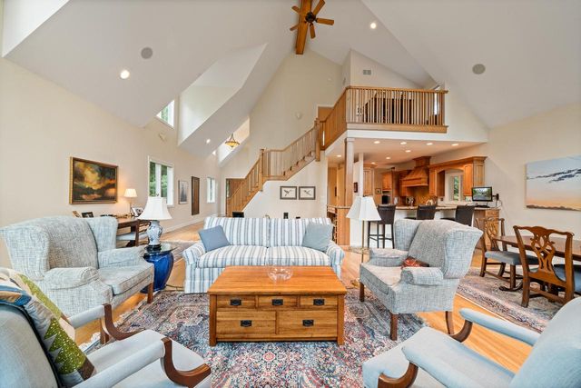 765 Brickley COURT, Fontana, WI 53125