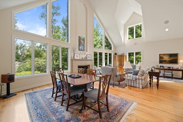 765 Brickley COURT, Fontana, WI 53125
