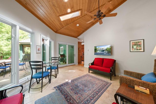 765 Brickley COURT, Fontana, WI 53125