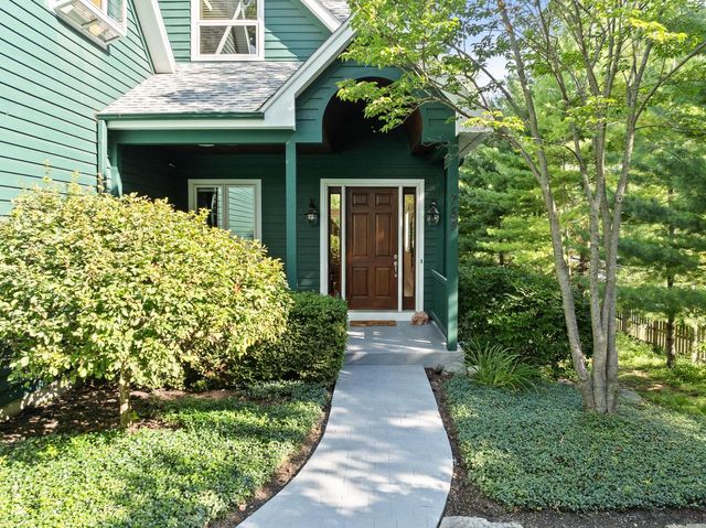765 Brickley COURT, Fontana, WI 53125
