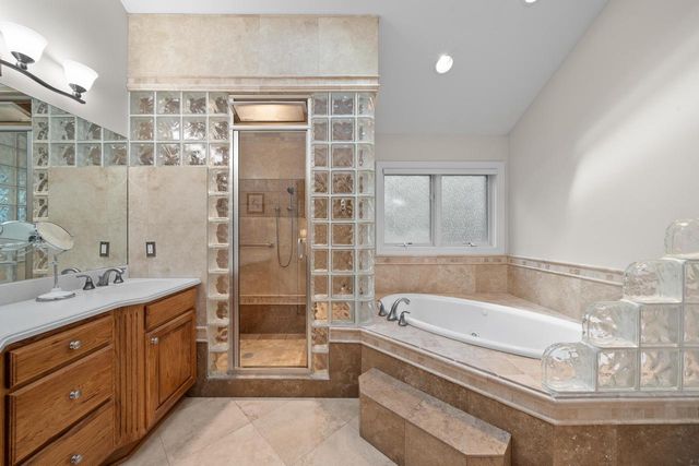 765 Brickley COURT, Fontana, WI 53125
